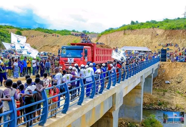 Un nouveau pont inauguré sur la route Panda-Kilela Balanda