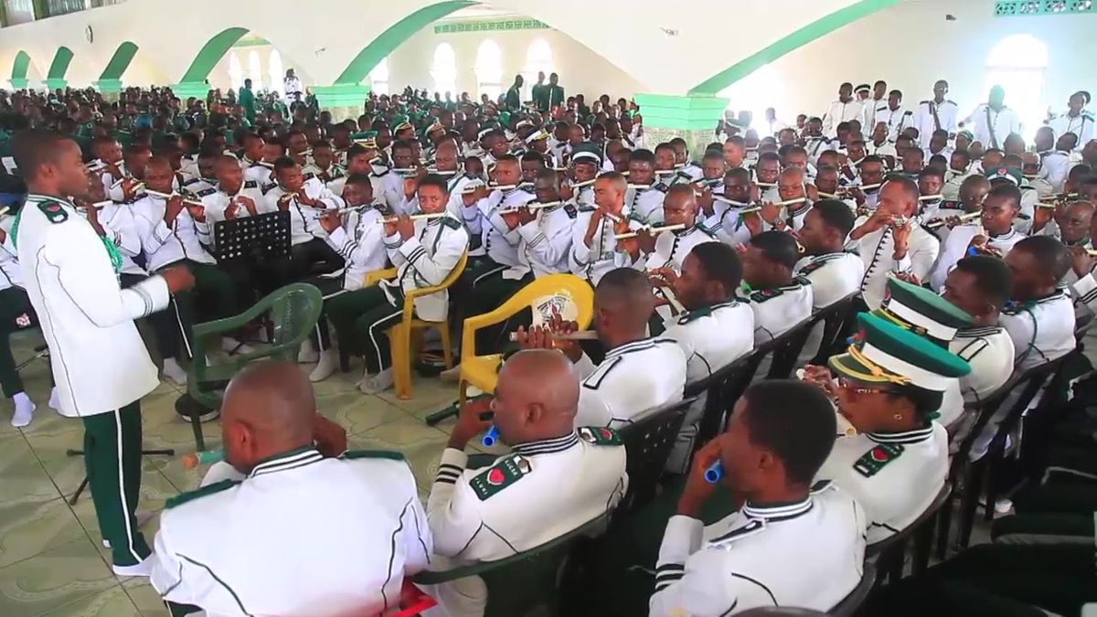 Le Représentant du Gouverneur du Haut-Katanga au culte de la commémoration du combat de Simon Kimbangu