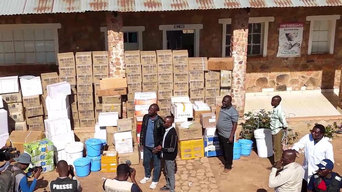 Remise des produits pharmaceutiques à l’Hôpital Saint Michel de Kilela Balanda