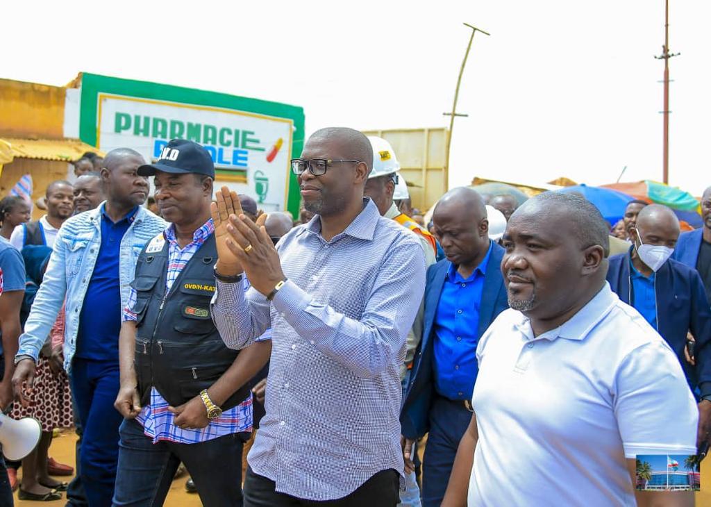 Le Gouverneur Jacques Kyabula visite les routes Kilobelobe et Kamasaka en pleine construction dans la périphérie de Lubumbashi