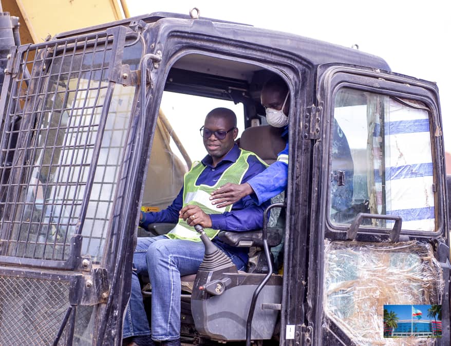 Le gouverneur Jacque Kyabula Katwe s'emploie a la modernisation du village katanga, des ponts et chaussées de la ville de Likasi