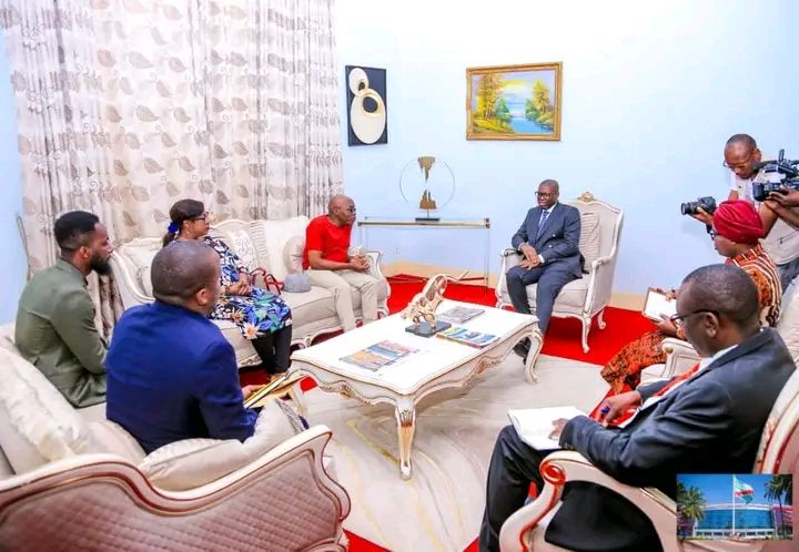 Le Gouverneur Jacques Kyabula en audience avec Gohou, Clémentine et Herman Amisi