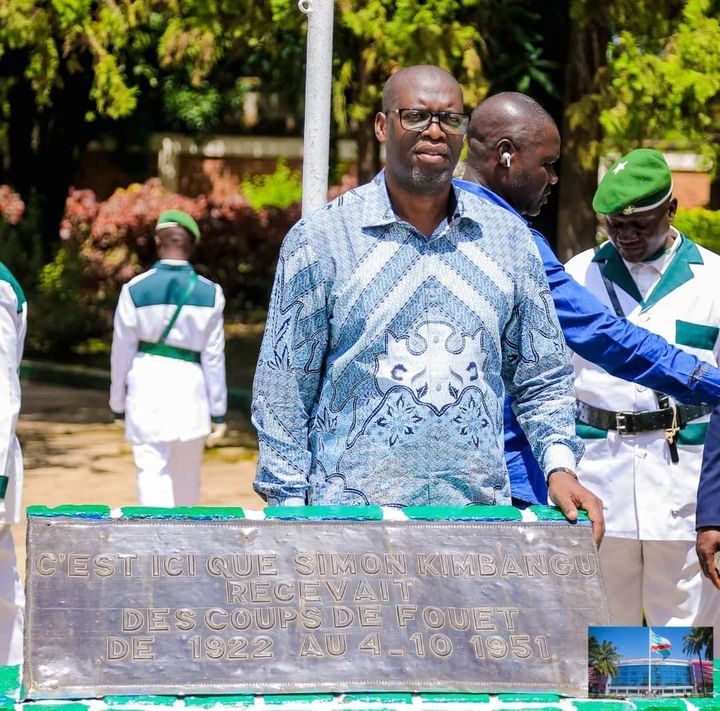 Le Gouverneur du Haut-Katanga s’est joint à la  Marche des Kimbanguistes pour cette Première Célébration en l’honneur du Prophète Simon Kimbangu