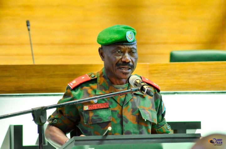 Le Général Eddy Kapend Irung, Commandant de la 22ème Région Militaire appelle la femme congolaise à rallumer la flamme du patriotisme