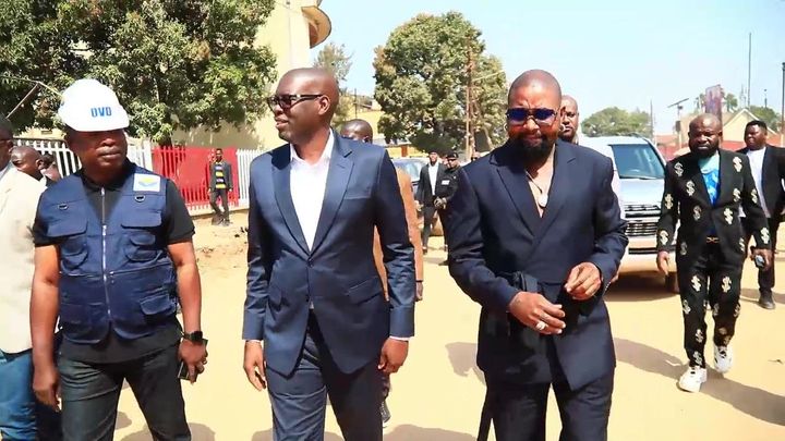 Le Gouverneur Jacques Kyabula accompagné de Ferré Gola visite les chantiers de Lubumbashi