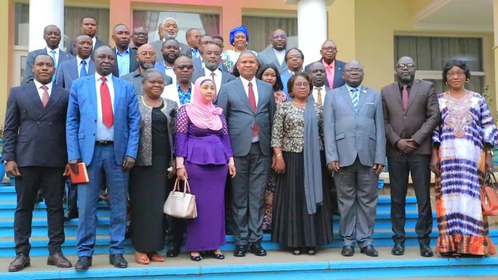 Le Gouverneur intérimaire de la Province du Haut-Katanga échange avec les notables katangais