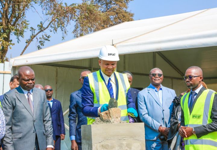 Lycée Tshondo de Lubumbashi,
Le Gouvernement Provincial entame la construction de nouvelles salles de classe