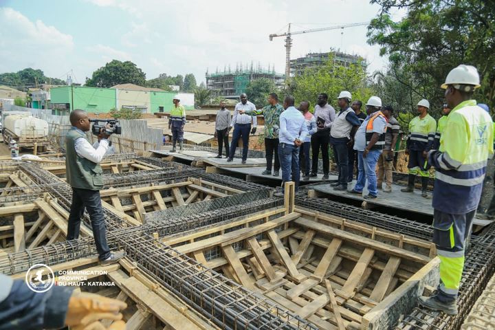 Le Gouverneur intérimaire  visite les chantiers de la voirie de Lubumbashi